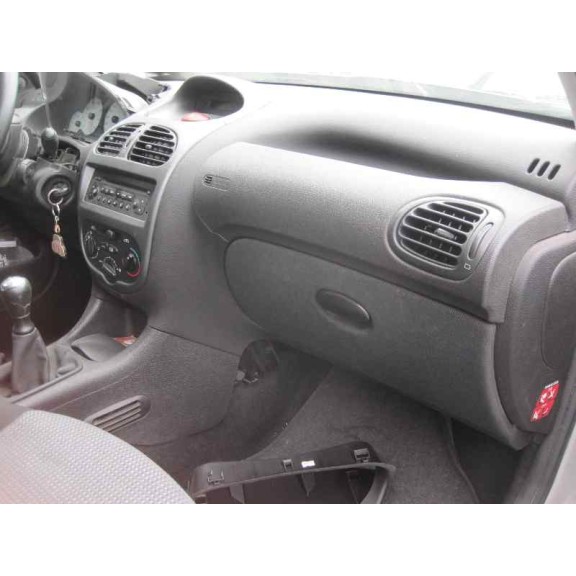 peugeot 206 berlina del año 2004