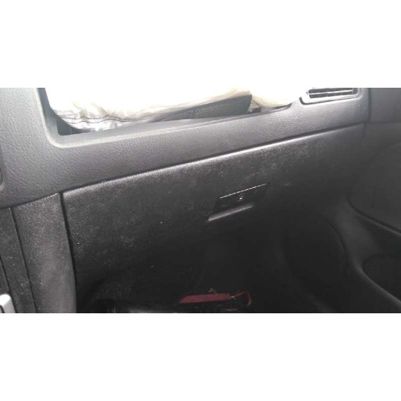 volkswagen golf iv berlina (1j1) del año 2003