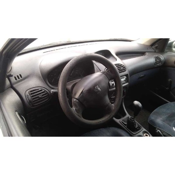 peugeot 206 berlina del año 2003