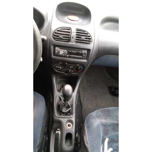 peugeot 206 berlina del año 2003