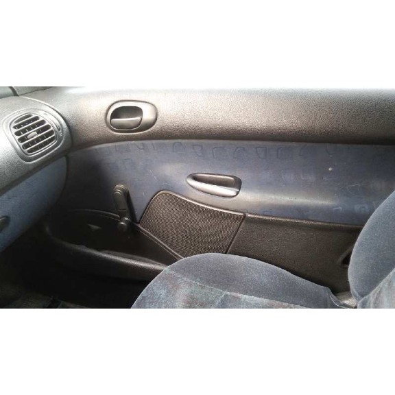 peugeot 206 berlina del año 2003