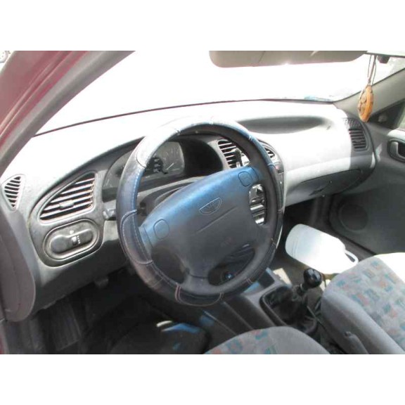 daewoo lanos del año 1999