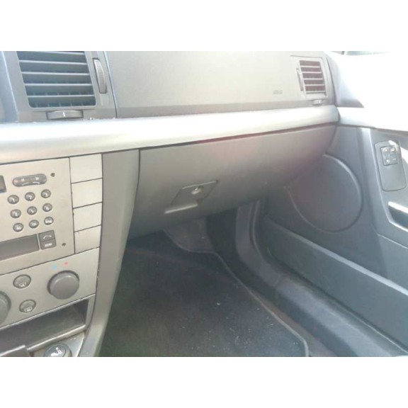 opel vectra c berlina del año 2002