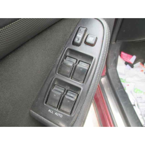 toyota avensis berlina (t25) del año 2004