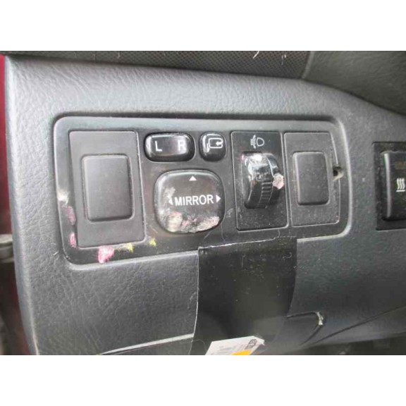 toyota avensis berlina (t25) del año 2004