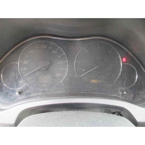 toyota avensis berlina (t25) del año 2004