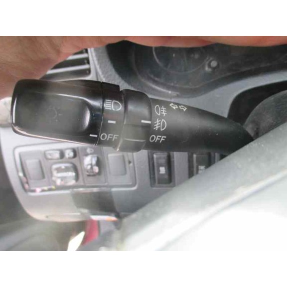 toyota avensis berlina (t25) del año 2004