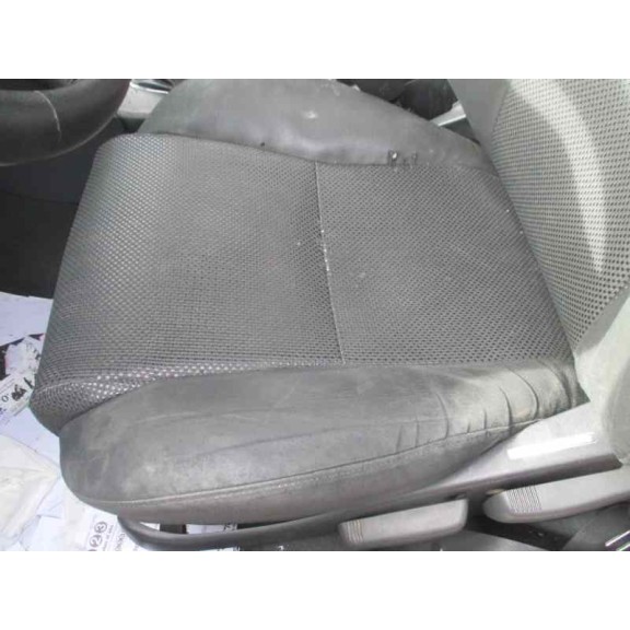 toyota avensis berlina (t25) del año 2004