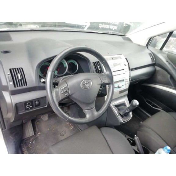 toyota corolla verso (r1) del año 2004
