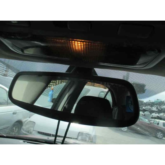 toyota avensis berlina (t25) del año 2004