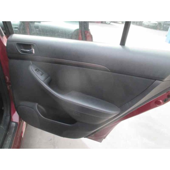 toyota avensis berlina (t25) del año 2004