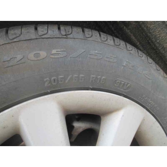 toyota avensis berlina (t25) del año 2004