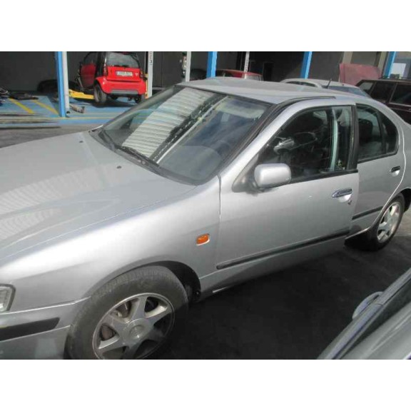 nissan primera berlina (p11) del año 1998