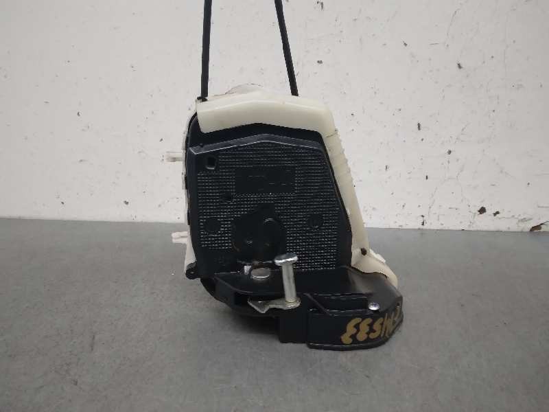 Recambio de cerradura puerta trasera izquierda para toyota yaris active referencia OEM IAM   4 PINS