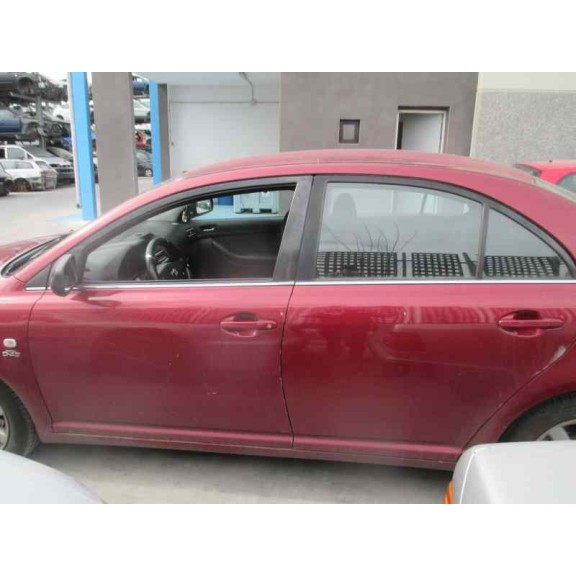 toyota avensis berlina (t25) del año 2004