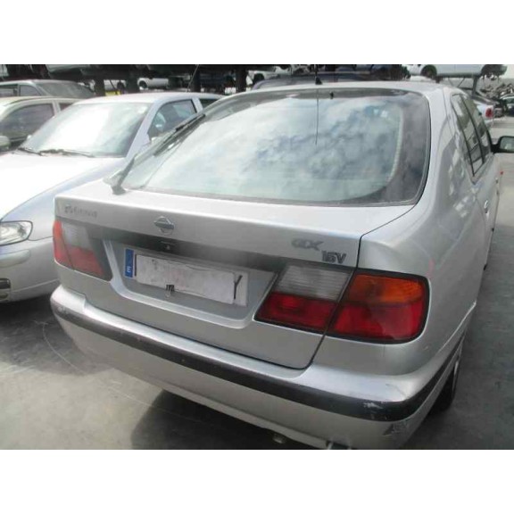 nissan primera berlina (p11) del año 1998