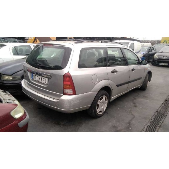 ford focus berlina (cak) del año 2000