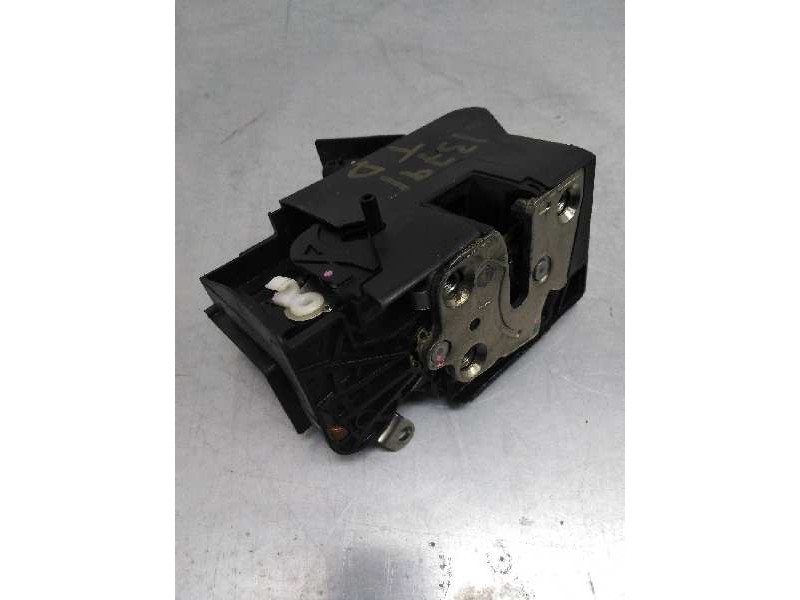 Recambio de cerradura puerta trasera derecha para dacia sandero 0.9 tce cat referencia OEM IAM 825022281R  2 PINS