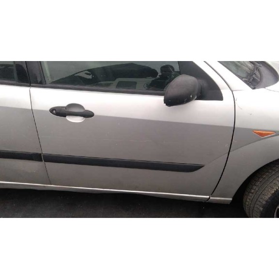 ford focus berlina (cak) del año 2000