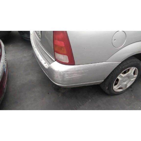 ford focus berlina (cak) del año 2000