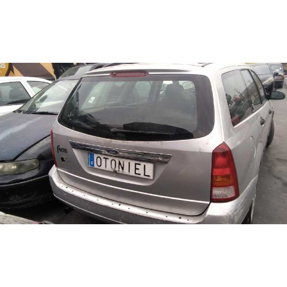 ford focus berlina (cak) del año 2000