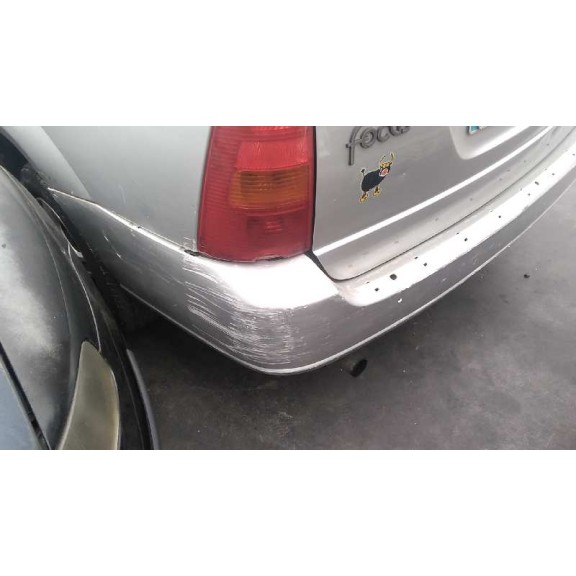 ford focus berlina (cak) del año 2000