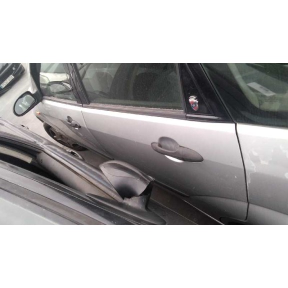 ford focus berlina (cak) del año 2000