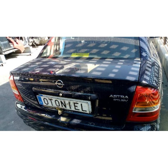 opel astra g berlina del año 2001