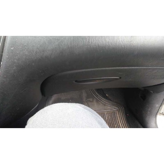 ford focus berlina (cak) del año 2000