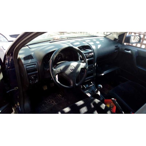 opel astra g berlina del año 2001