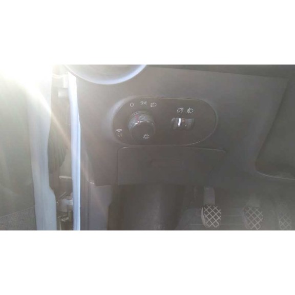 seat ibiza (6l1) del año 2002