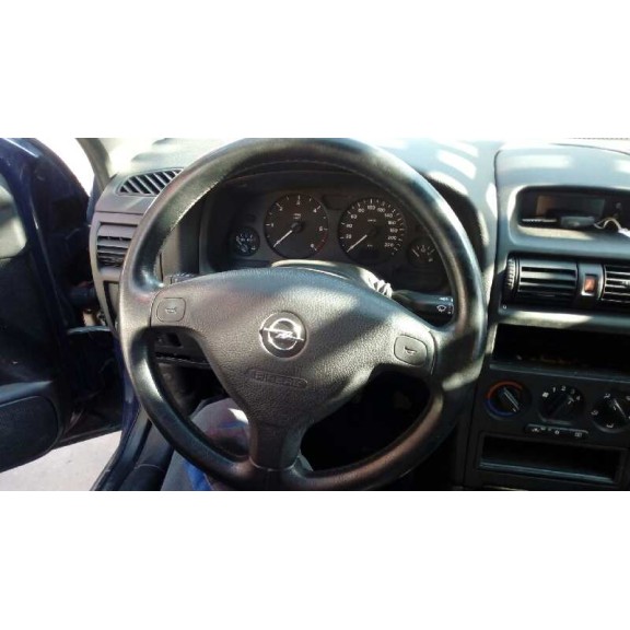 opel astra g berlina del año 2001