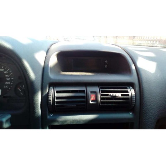 opel astra g berlina del año 2001