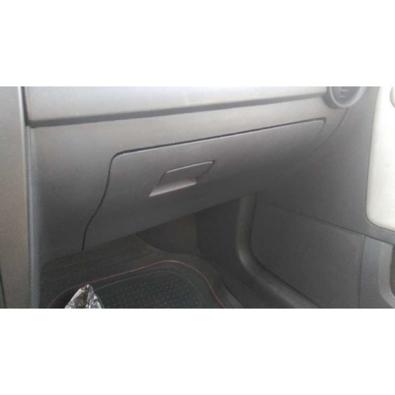 seat ibiza (6l1) del año 2002