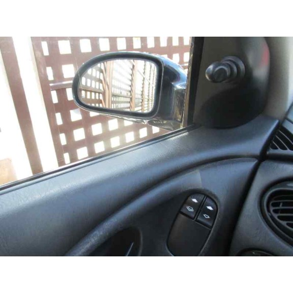 ford focus berlina (cak) del año 2003