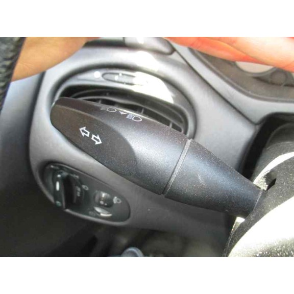 ford focus berlina (cak) del año 2003