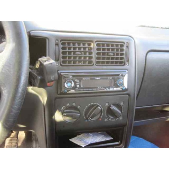 volkswagen polo berlina (6n1) del año 1999