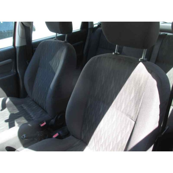 ford focus berlina (cak) del año 2003