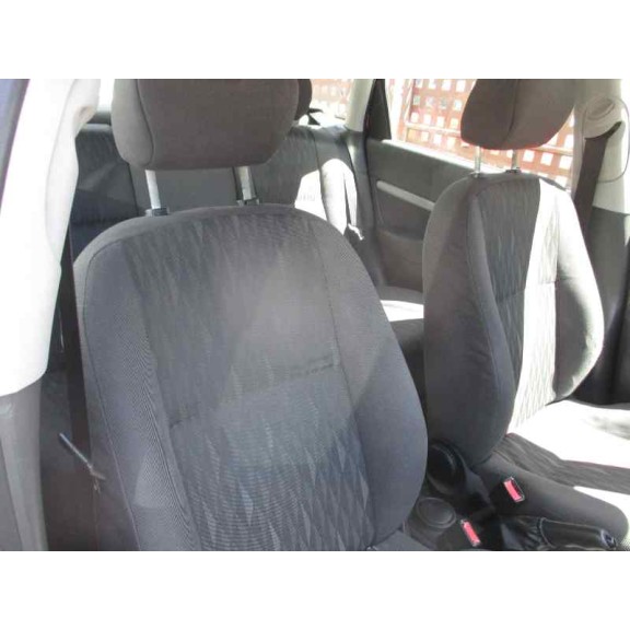 ford focus berlina (cak) del año 2003