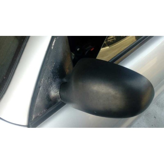 daewoo lanos del año 2000