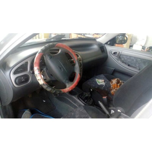 daewoo lanos del año 2000