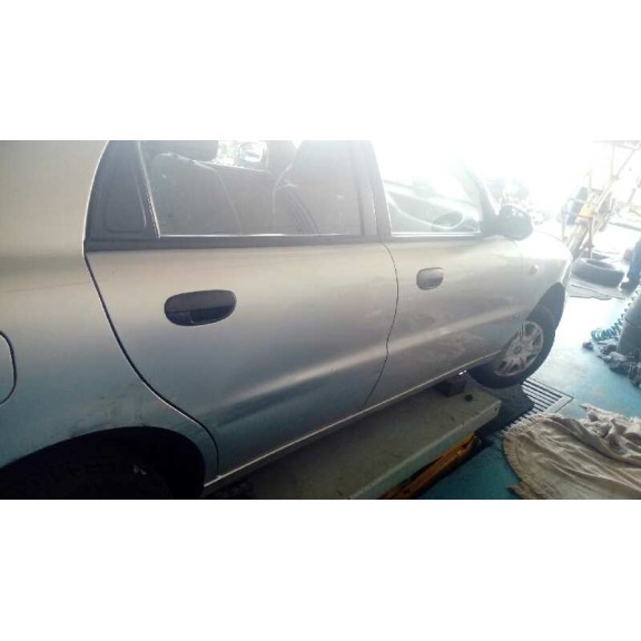 daewoo lanos del año 2000