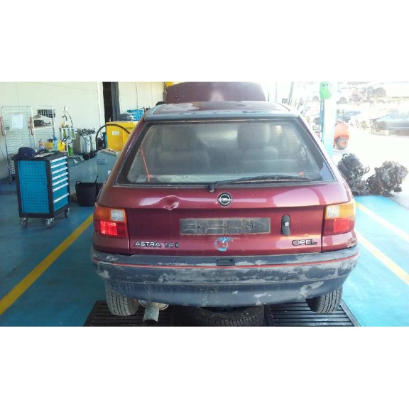 opel astra f berlina del año 1991