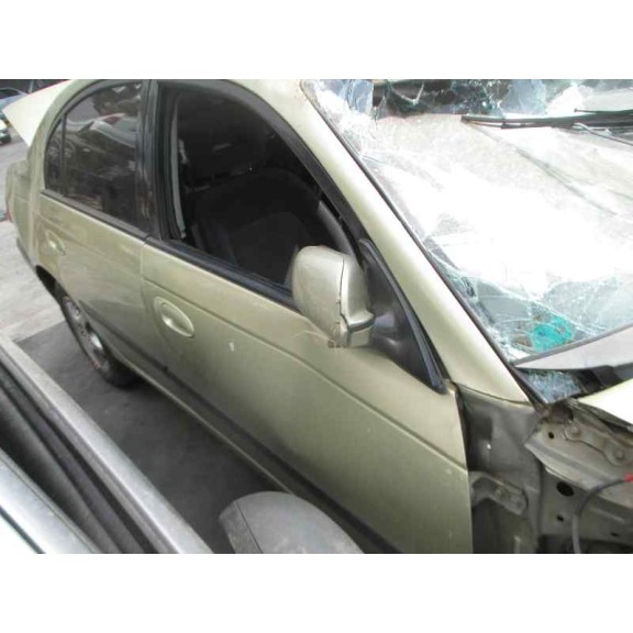 toyota avensis berlina (t 22) del año 2001