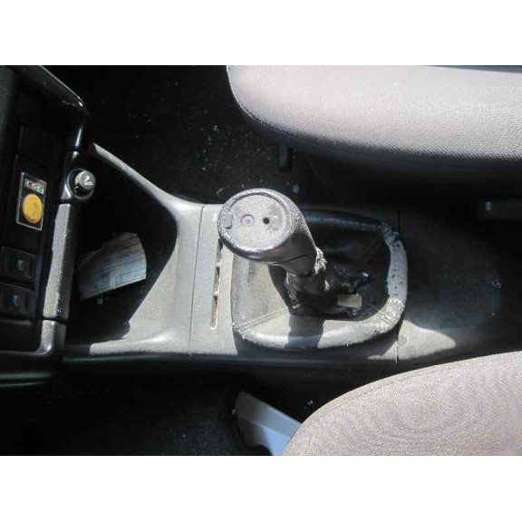 volkswagen polo berlina (6n1) del año 1998