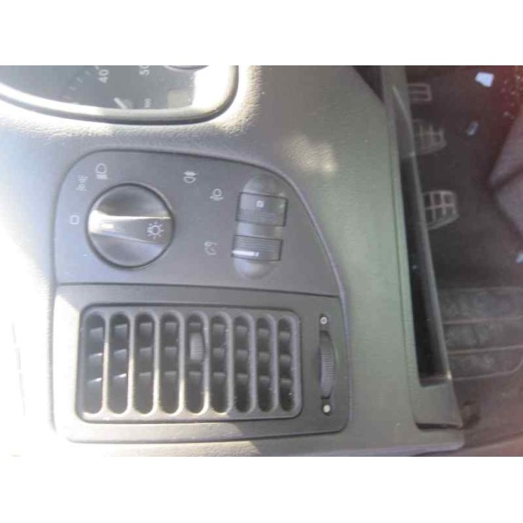 volkswagen polo berlina (6n1) del año 1998