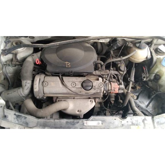 volkswagen polo berlina (6n1) del año 1995