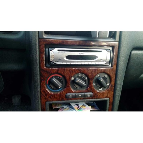 opel astra g berlina del año 1999