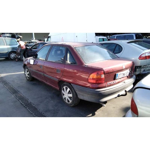 opel astra f berlina del año 1995