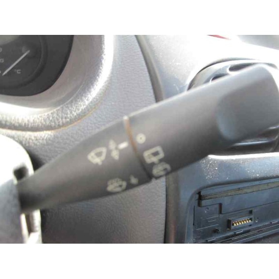 peugeot 206 berlina del año 2000